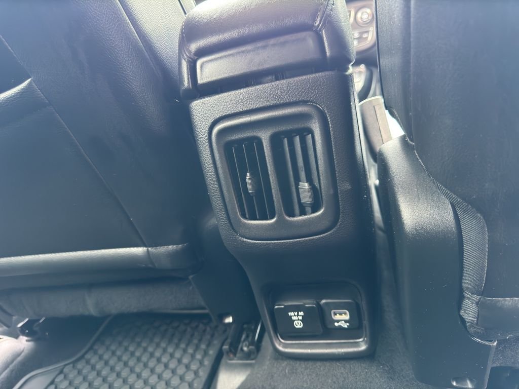 Used 2019 Granite Crystal Met Jeep Altitude image 34