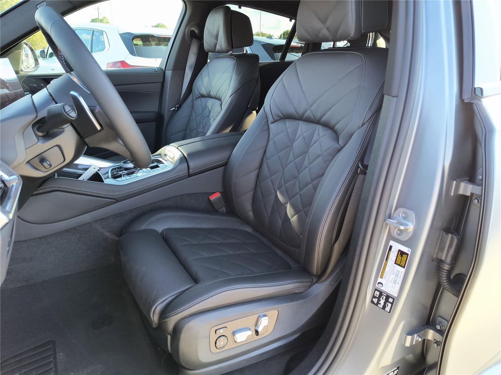 New 2026 Frozen Pure Grey Metallic BMW M60i image 7