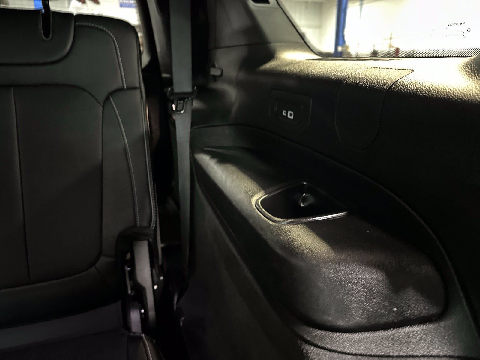 Used 2023 Black Jeep Overland image 28