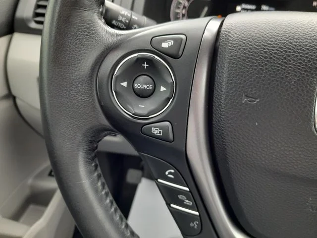 Used 2018  Honda EX-L image 14