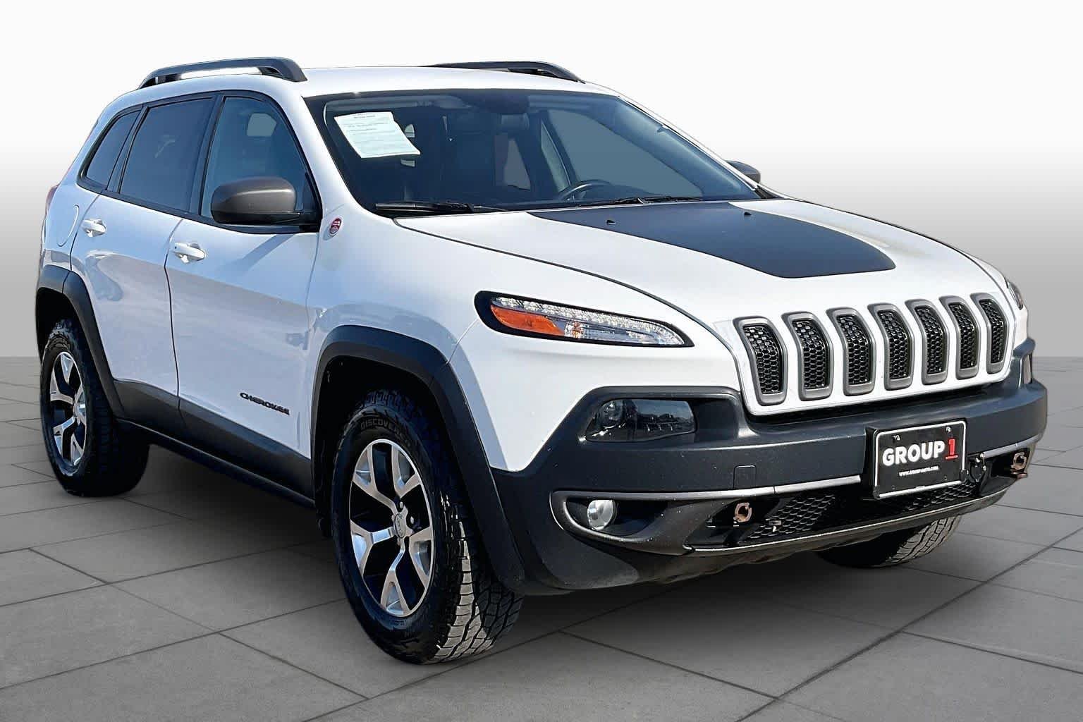 Used 2016 Bright White Clearcoat Jeep Trailhawk image 3