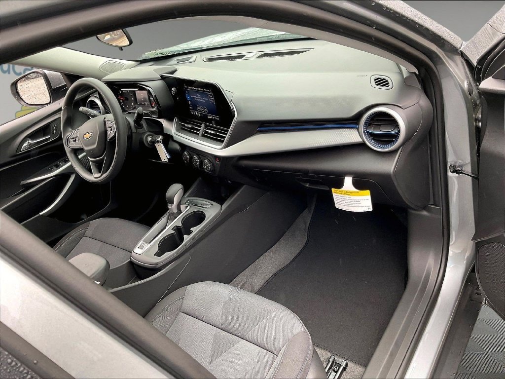 2026 Chevrolet Trax LS - Photo 10