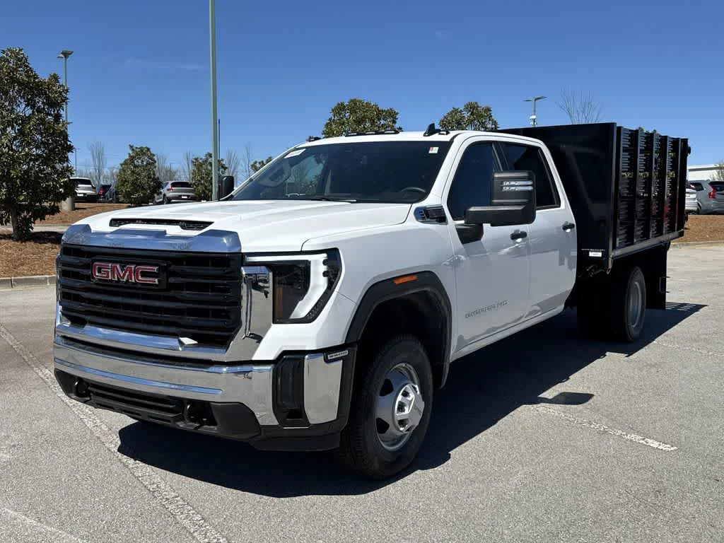 2025 GMC Sierra 3500HD Pro - Photo 11