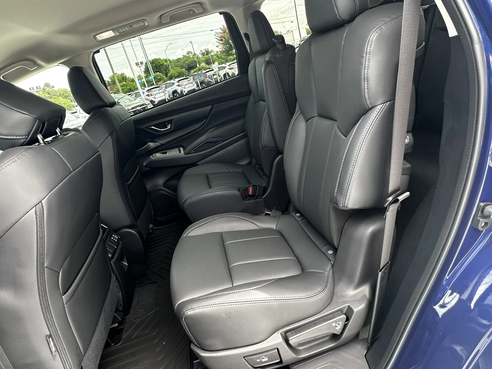New 2026 SAPPHIRE BLUE PEARL Subaru Premium 7-Passenger image 11