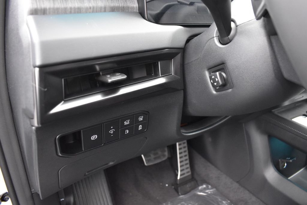New 2027 Glacial White Pearl Kia X-LINE SX PRESTIGE image 8