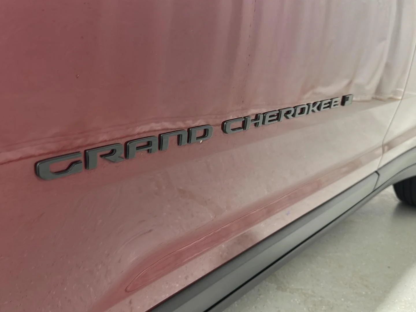 Used 2025 Velvet Red Pearlcoat Jeep Altitude image 28