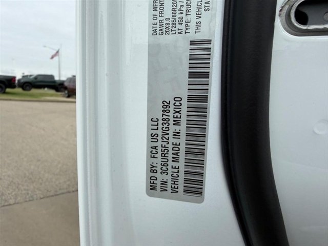 New 2027 Bright White Clear-Coat Exterior Paint RAM Laramie image 22