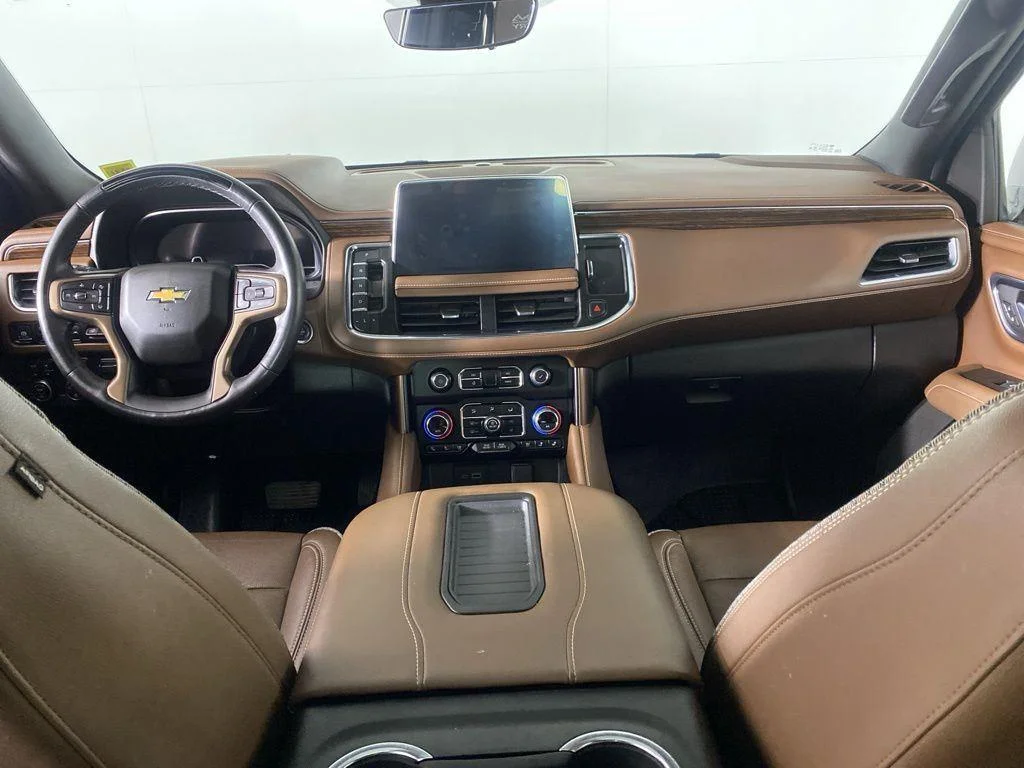 Used 2024 Iridescent Pearl Tricoat Chevrolet High Country image 29