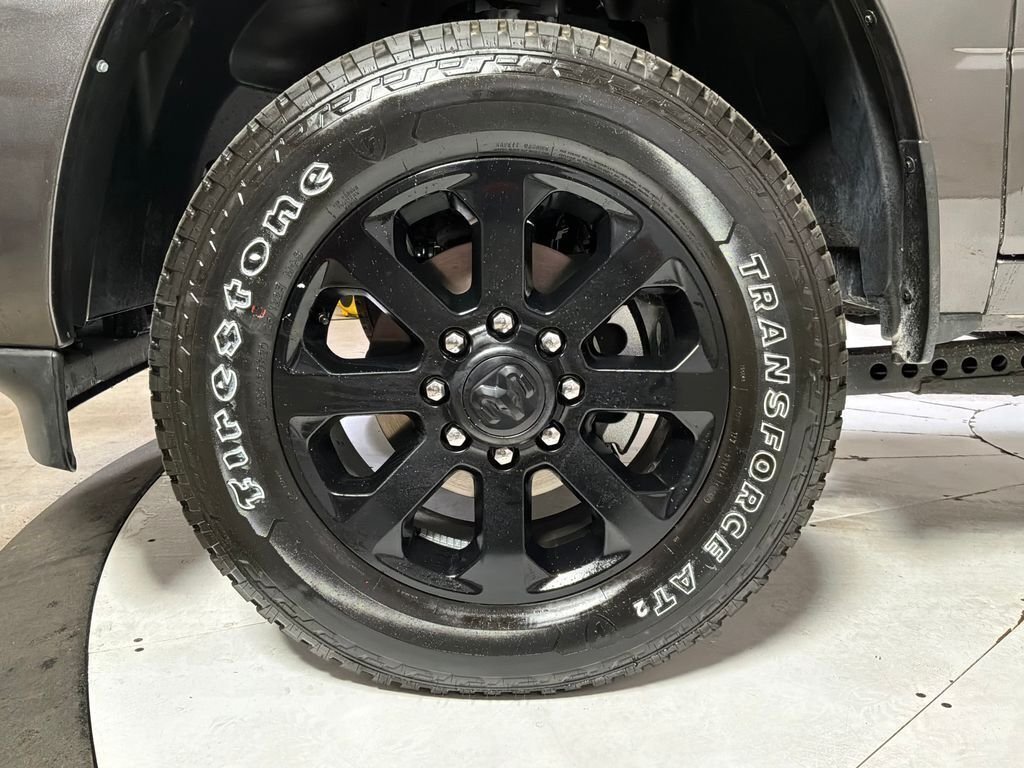 New 2026 Granite Crystal Metallic Clear-Coat Exterior Paint RAM Laramie image 9