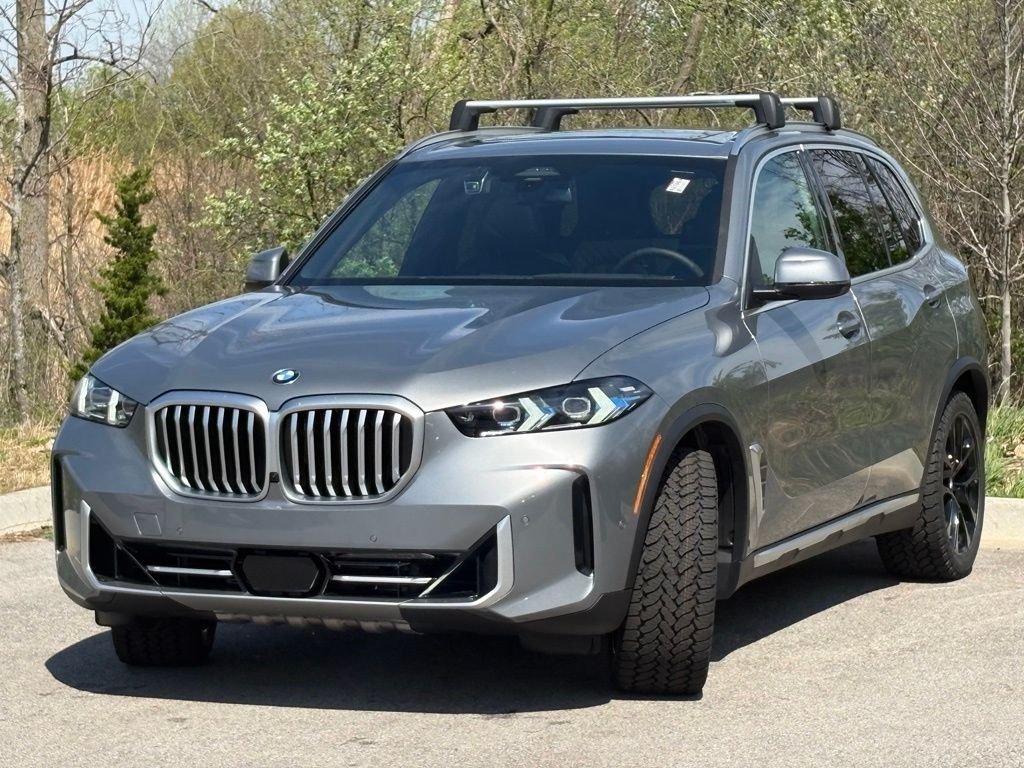 Used 2026 Gray BMW xDrive40i image 3
