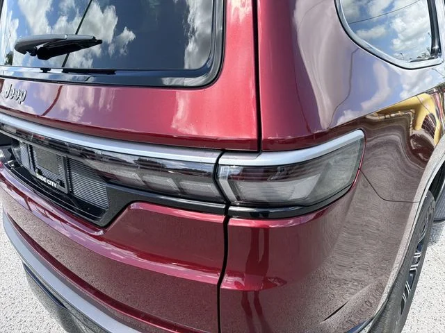 New 2026 Velvet Red Pearl-Coat Exterior Paint Jeep  image 9
