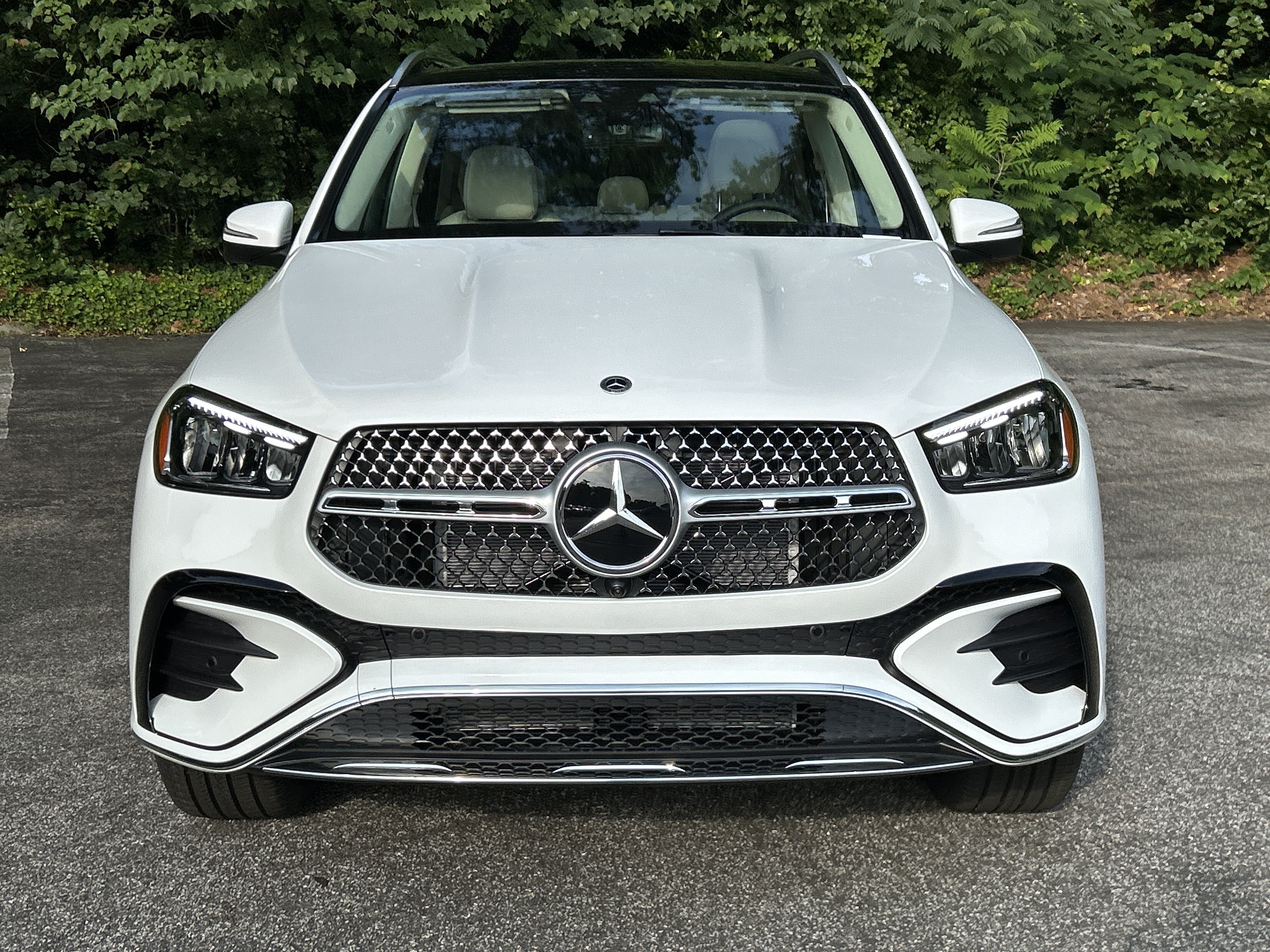 New 2026 MANUFAKTUR Moonlight White Metallic Mercedes-Benz GLE 350 4MATIC® SUV image 3