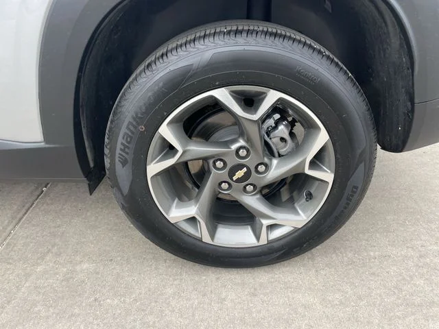 2025 Chevrolet Trax LT - Photo 30