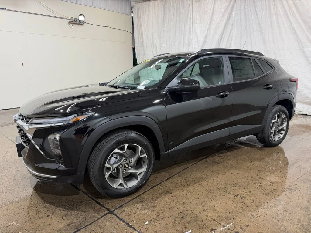 2026 Chevrolet Trax LT - Photo 17