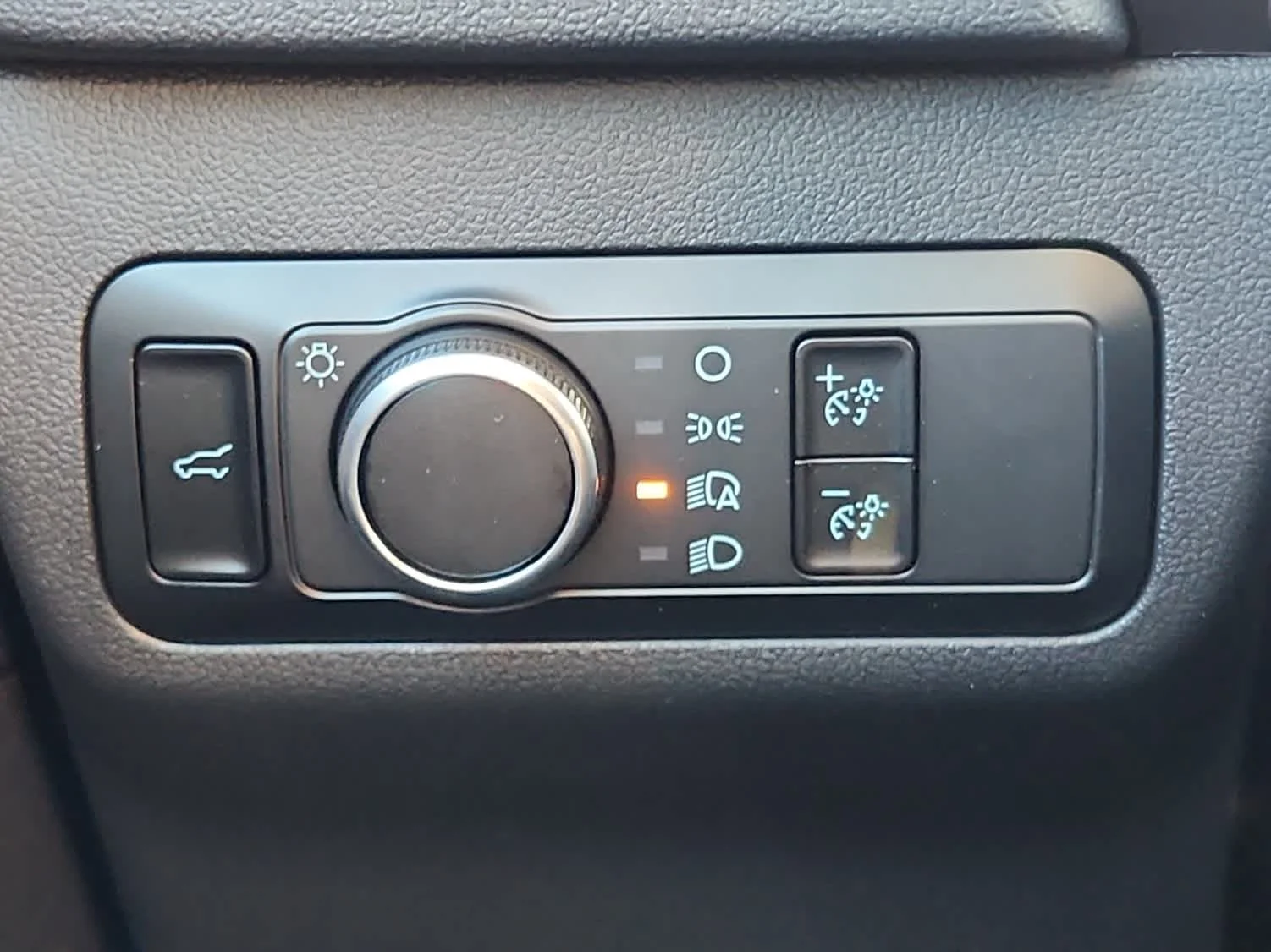 Used 2025 Carbonized Gray Metallic Ford Active image 17
