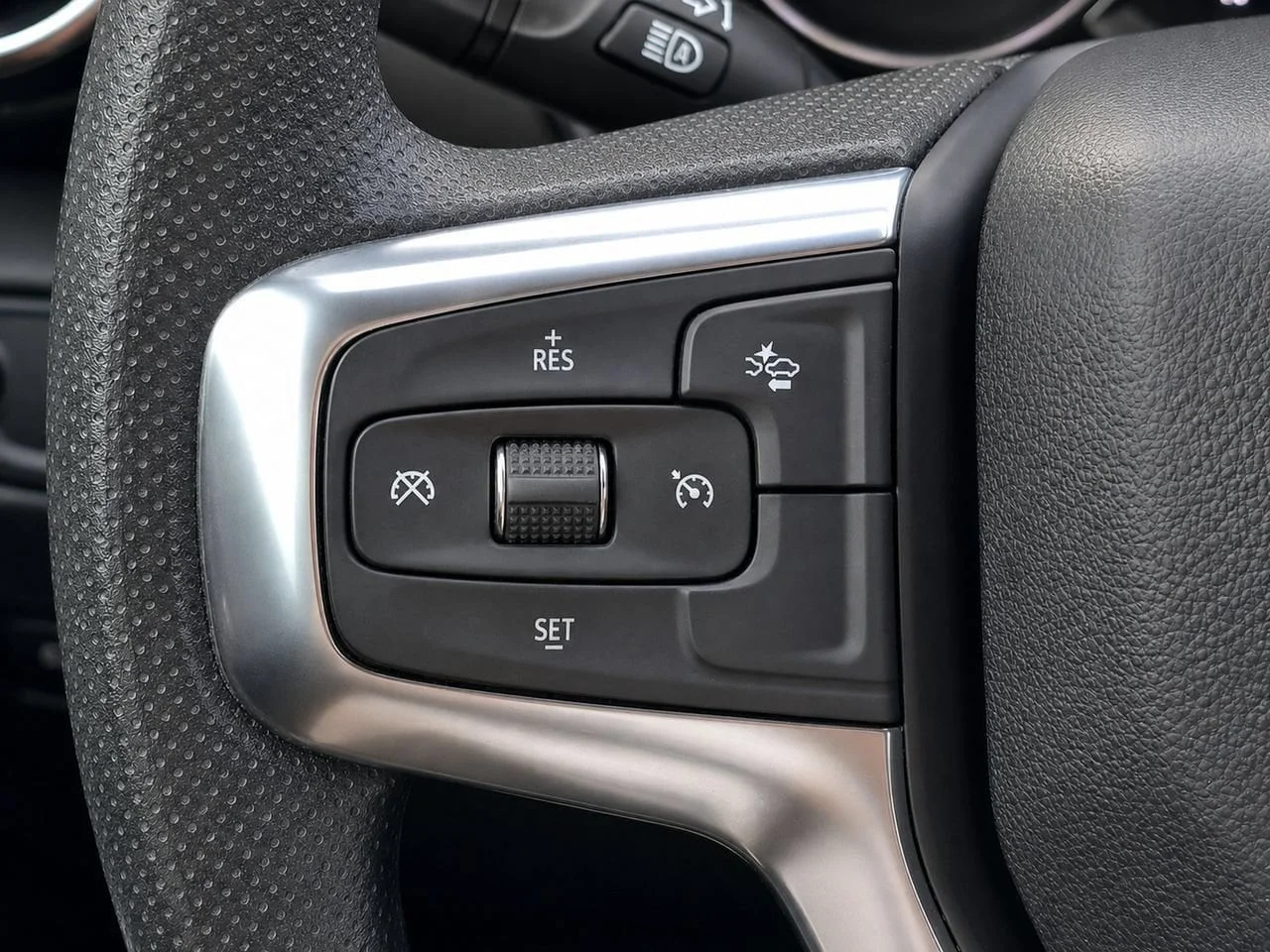 Used 2022 Iron Gray Chevrolet LT w/2LT image 21