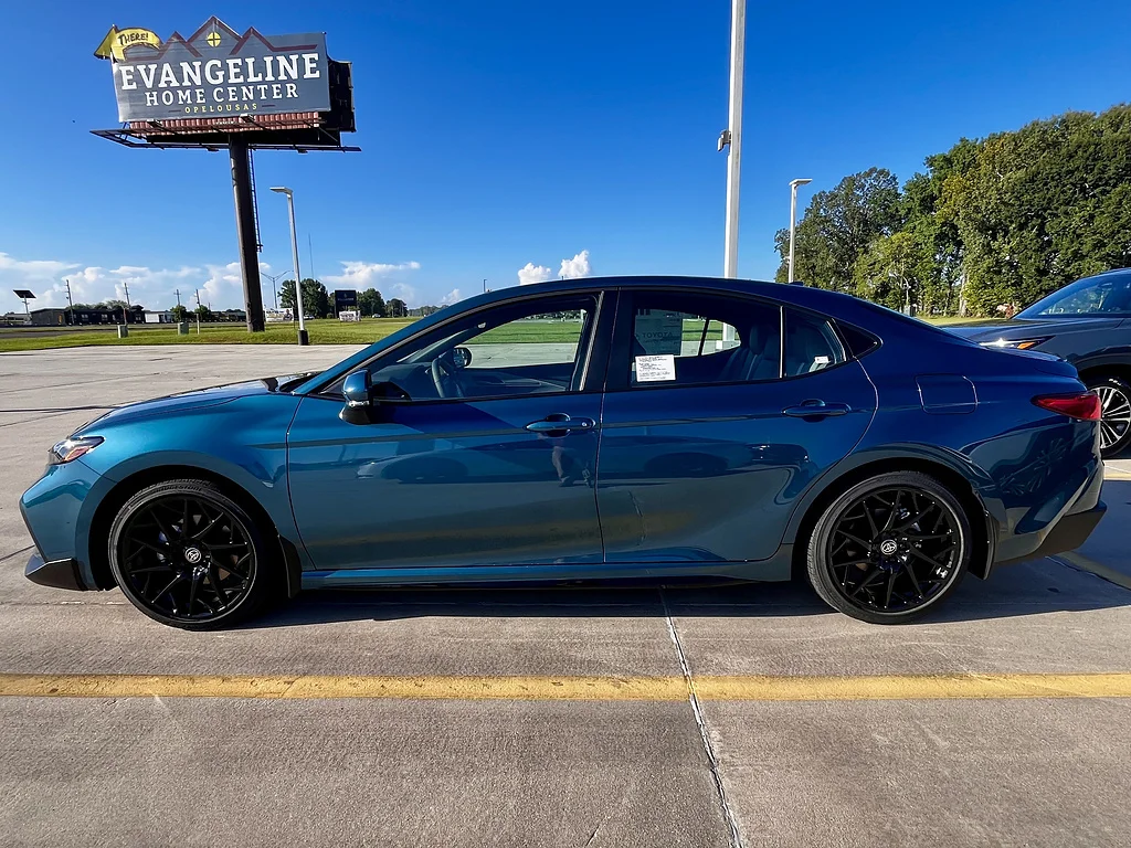 New 2026 Ocean Gem Toyota  SE image 5