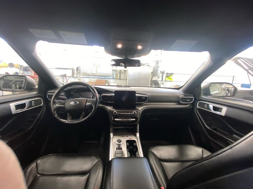 Used 2020 Blue Ford XLT image 9