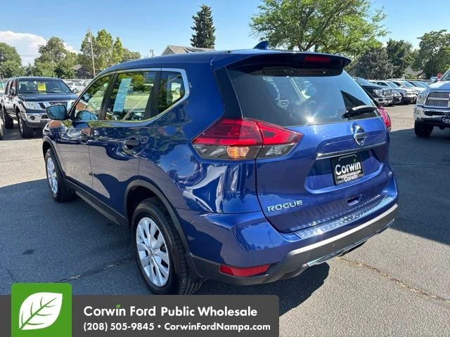 Used 2017 Caspian Blue Nissan  image 7
