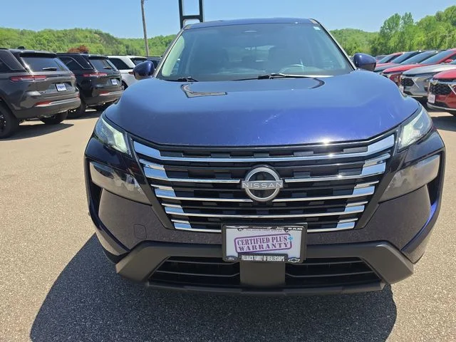 Used 2025 Deep Ocean Blue Nissan SV image 11