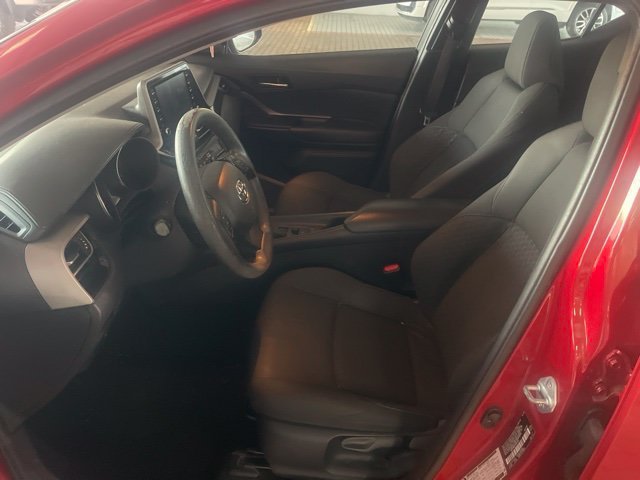 Used 2020  Toyota LE image 6