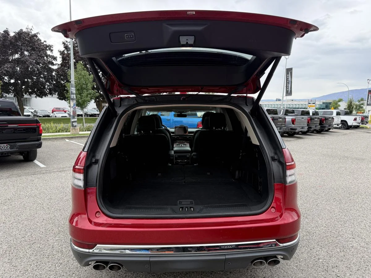 Used 2020 Red Lincoln Reserve Awd image 6