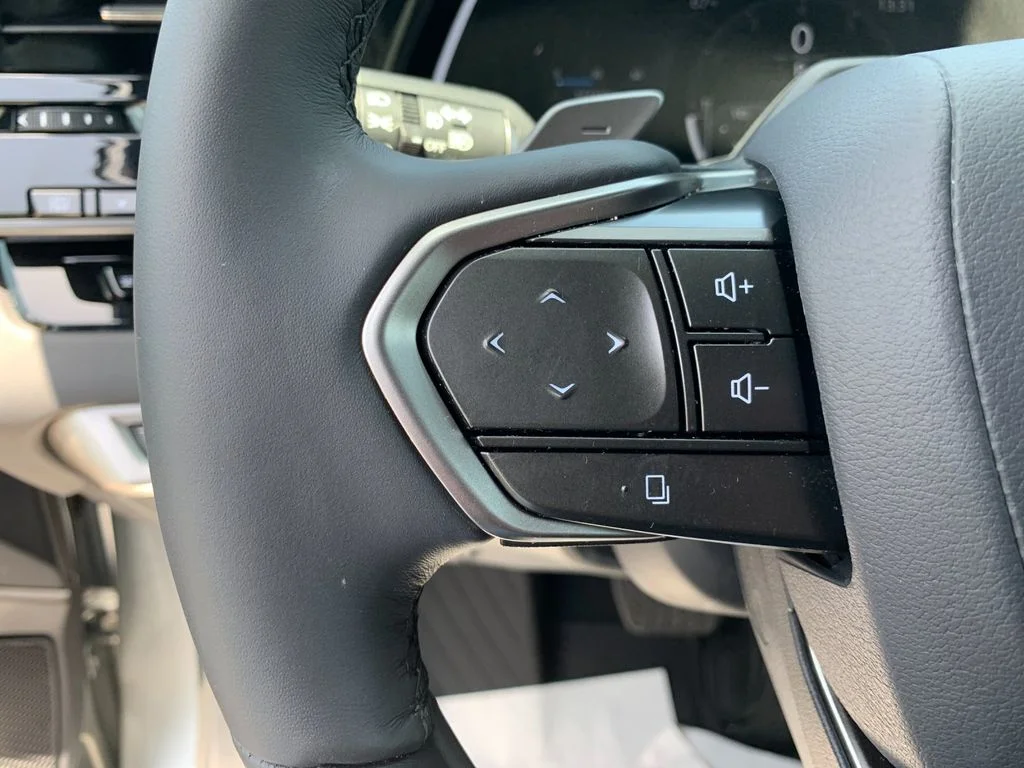 Used 2025 Silver Lexus 350 Luxury image 27