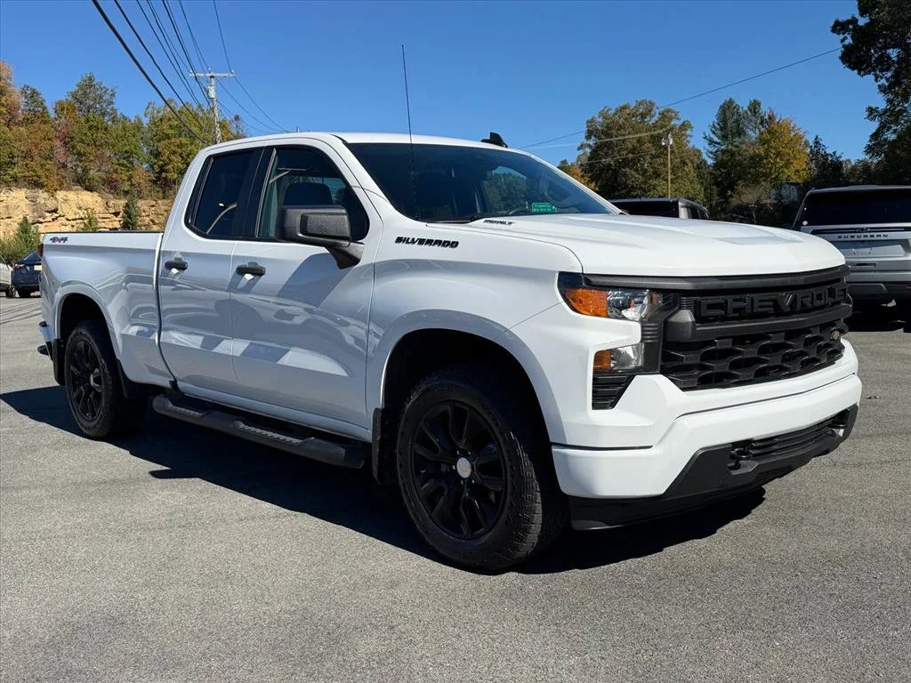 Used 2024 White Chevrolet Custom image 14