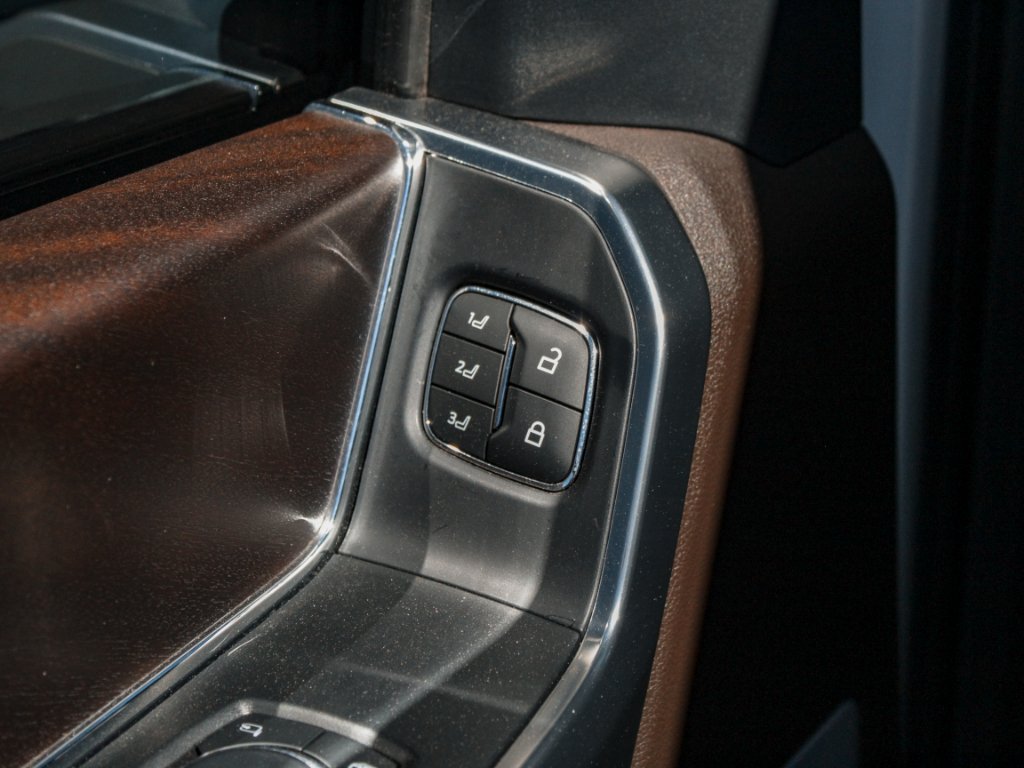 Used 2025 Star White Metallic Tri-Coat Ford King Ranch image 11
