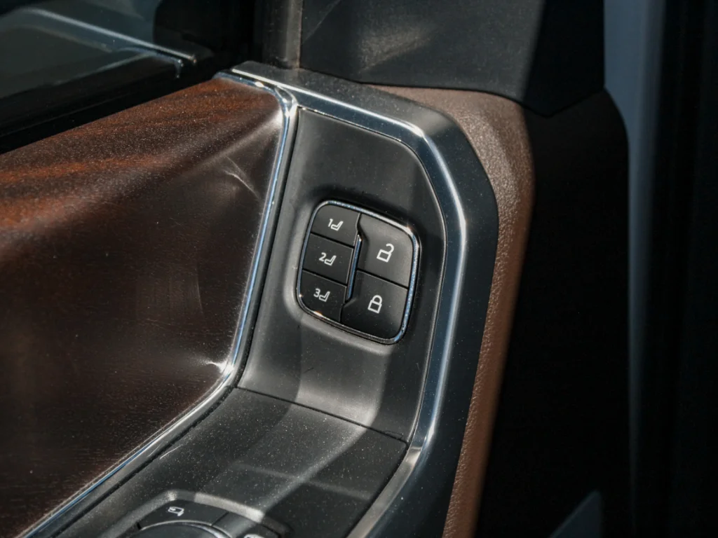 Used 2025 Star White Metallic Tri-Coat Ford King Ranch image 11