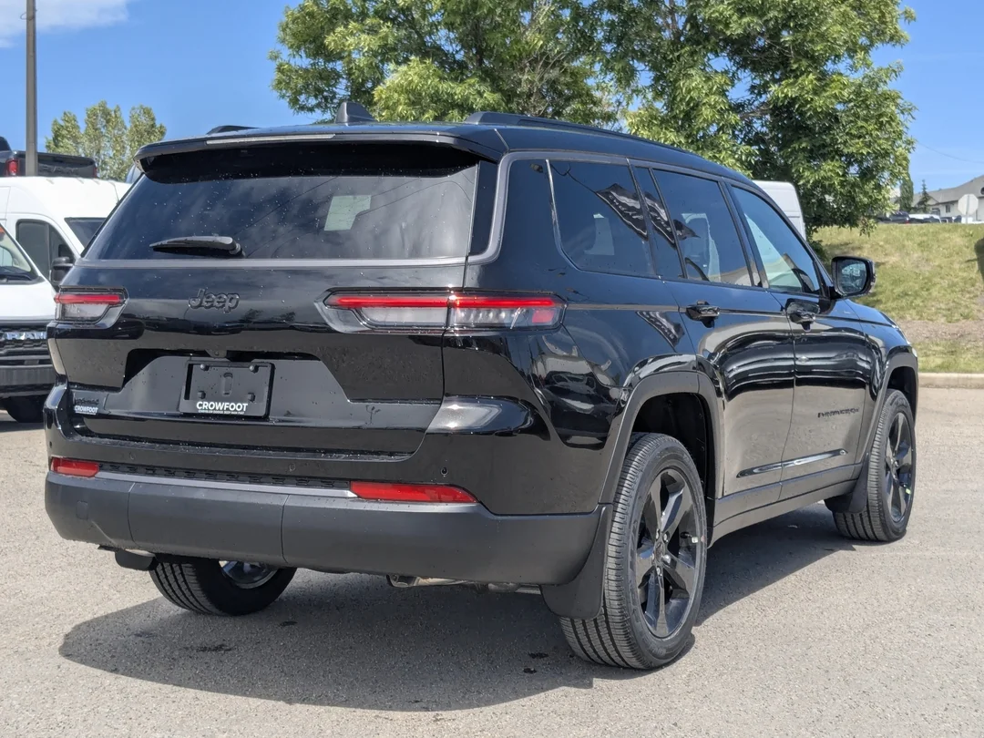 New 2026 Black Jeep Altitude - - 4x4 - 20 Gloss Black Wheels - Remote Start - Capri Leatherette & More! image 8