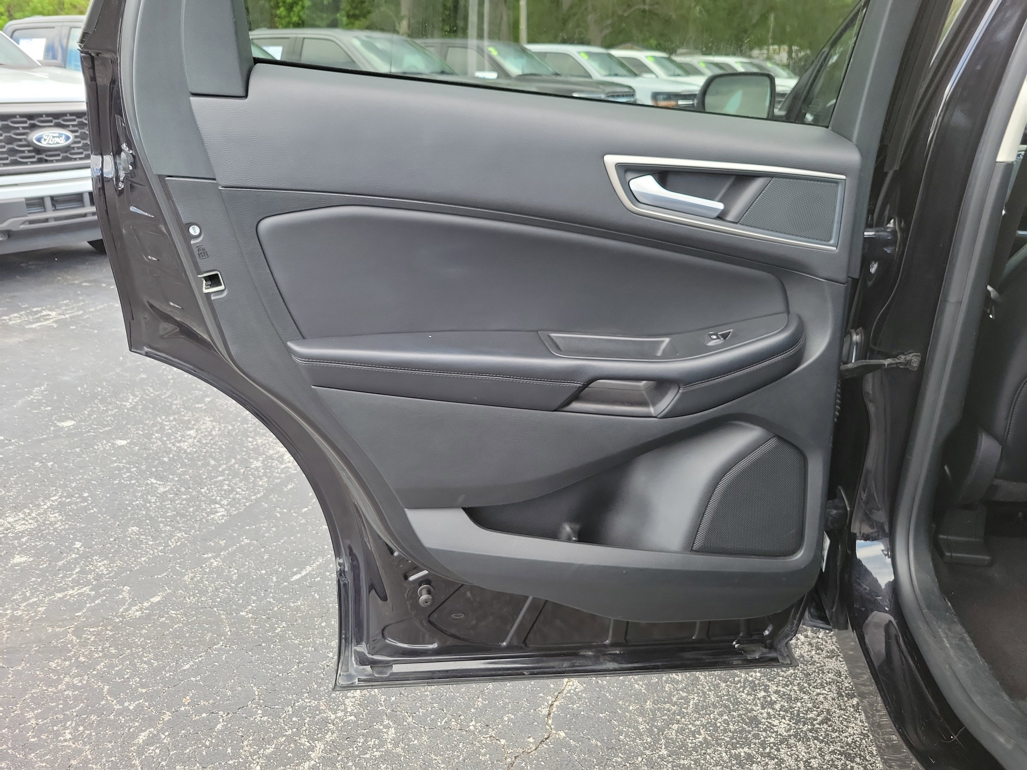 Used 2024 Agate Black Metallic Ford SEL image 25
