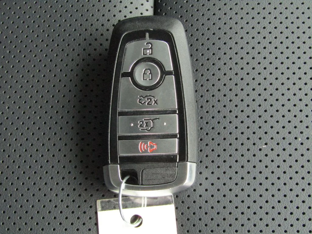 Used 2025 Star White Ford Premium image 34