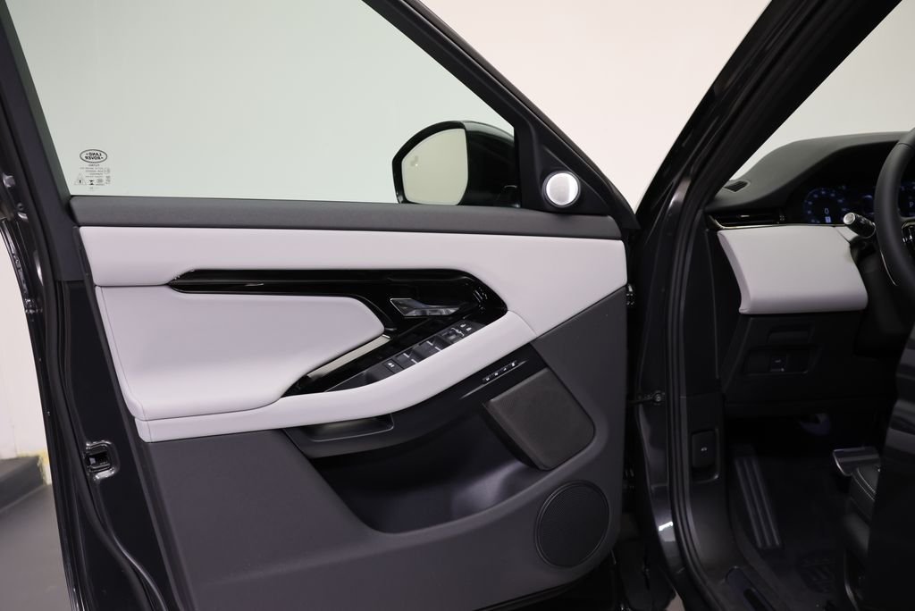 New 2026 Carpathian Grey Land Rover Hoxton Edition image 25