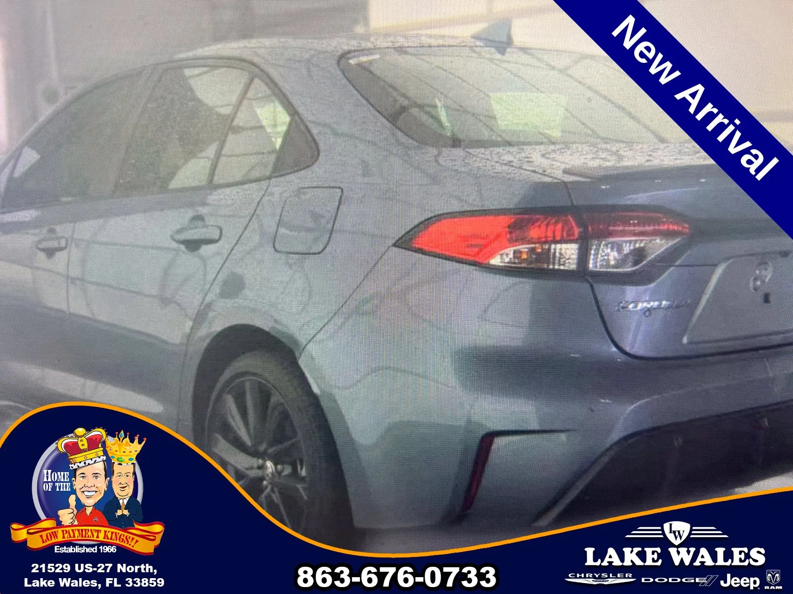 Used 2024 Gray Toyota SE image 4