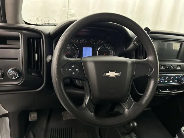 Used 2018 SUMMIT WHITE Chevrolet Custom image 8