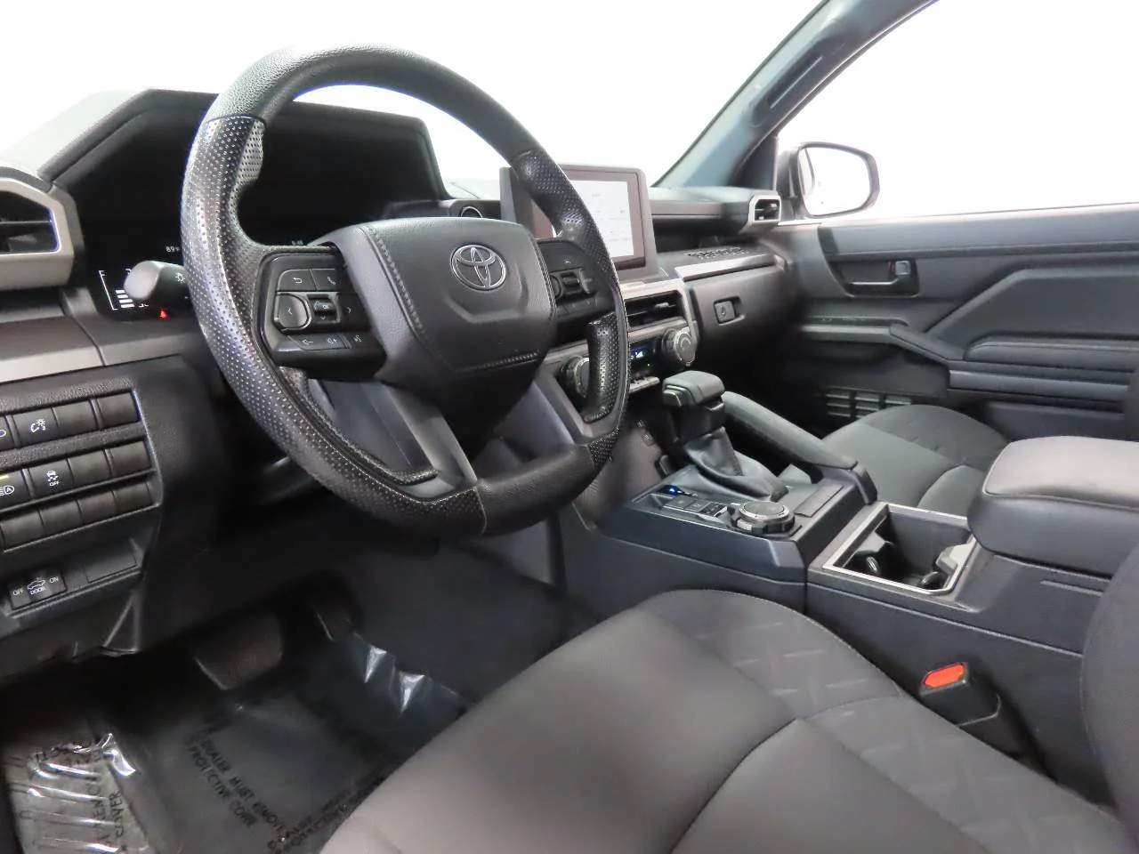 Used 2025 Ice Toyota SR5 Crew Cab image 9