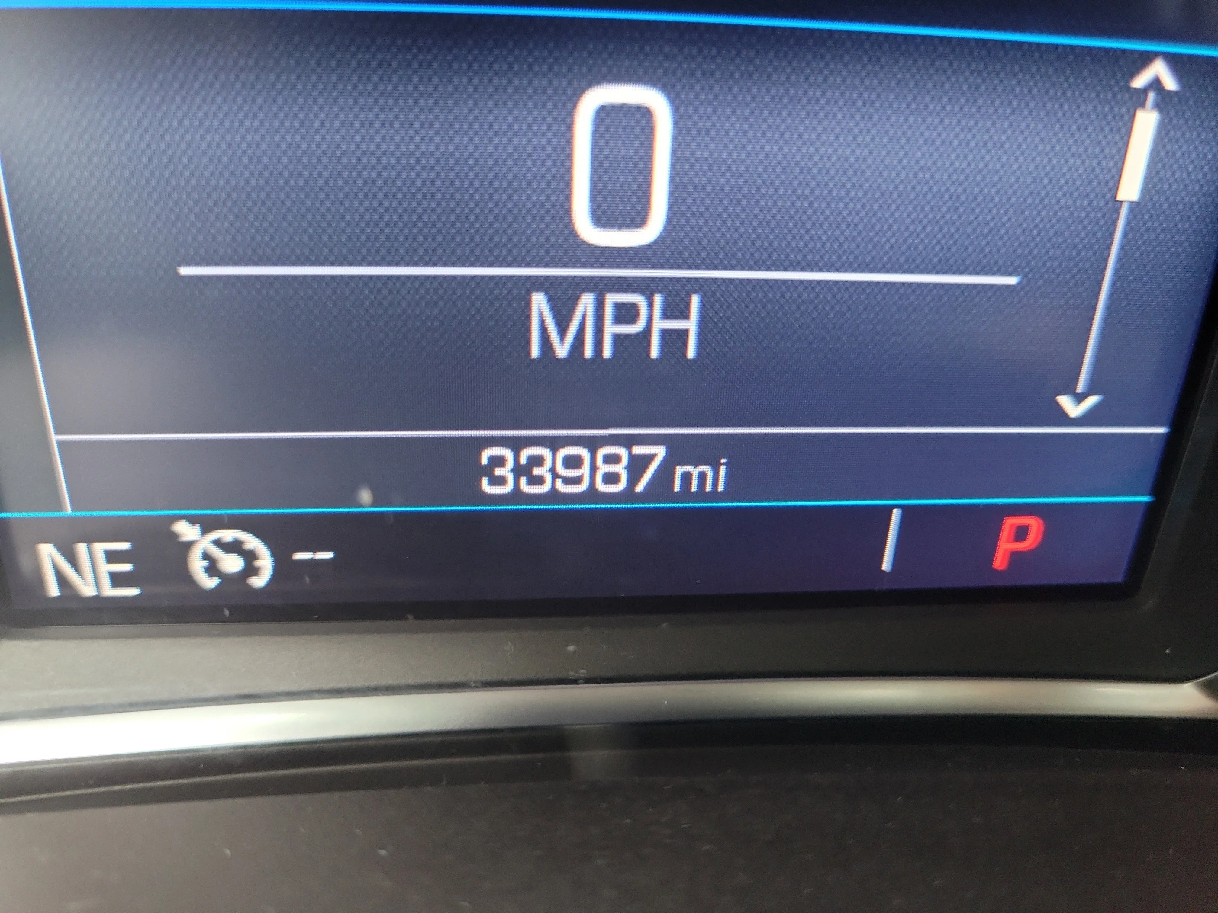 Used 2024 Summit White GMC SLE image 30
