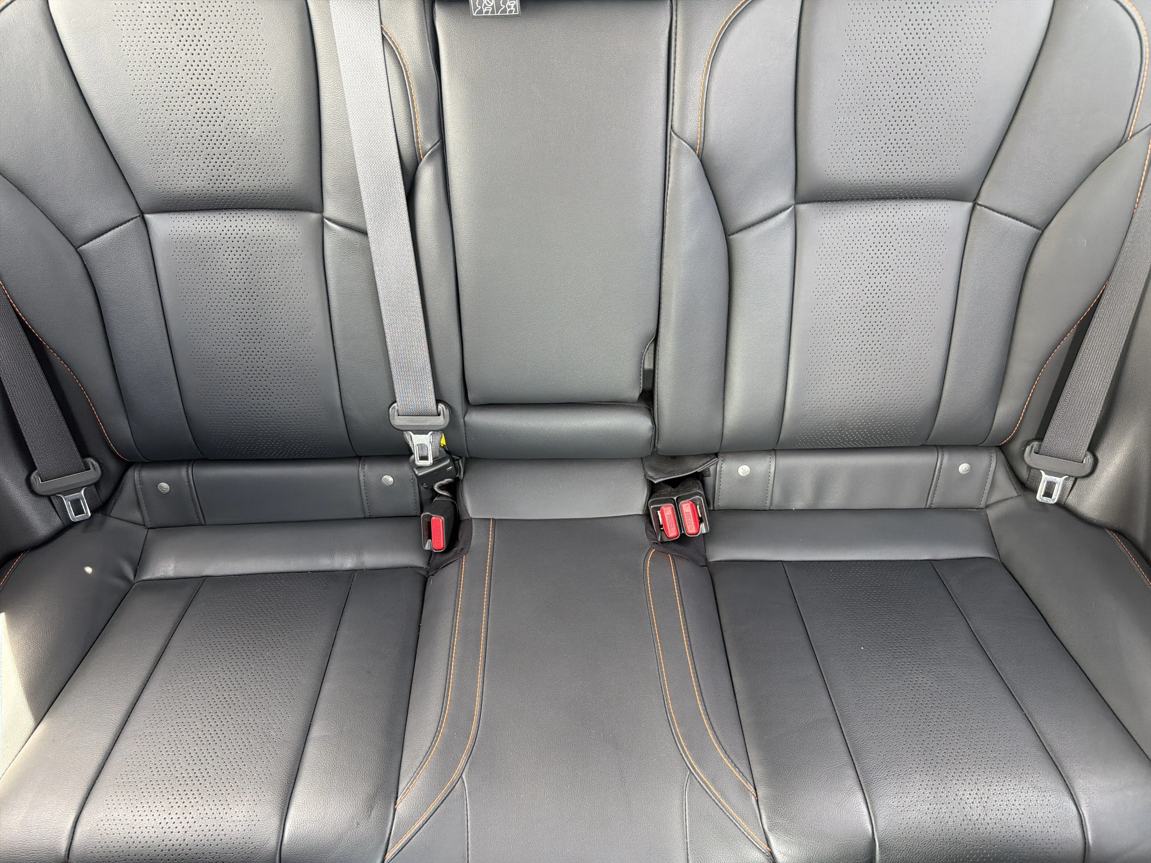 Used 2019 Ice Silver Metallic Subaru Limited image 13