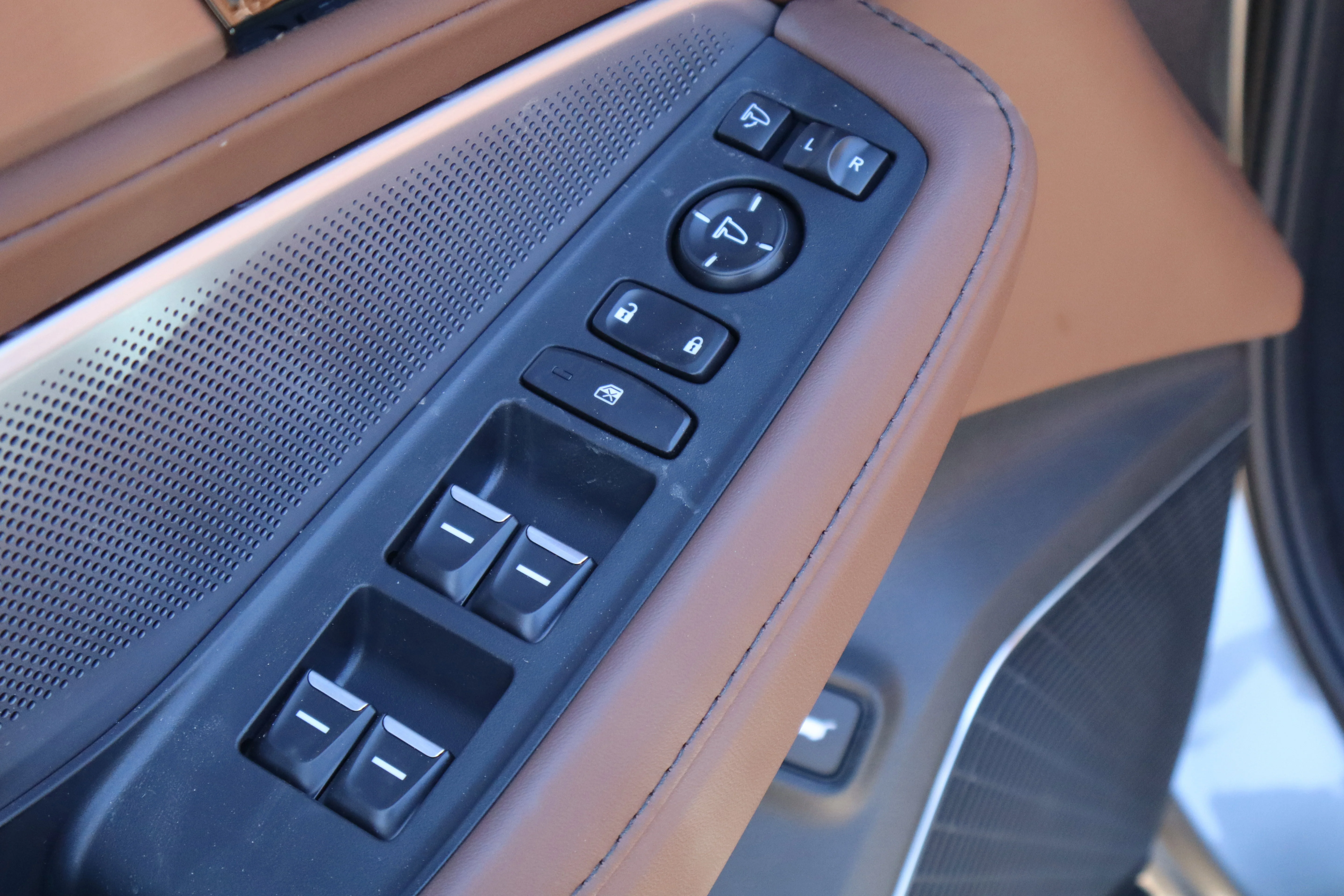 New 2026 Liquid Carbon Metallic Acura w/Technology Package image 25