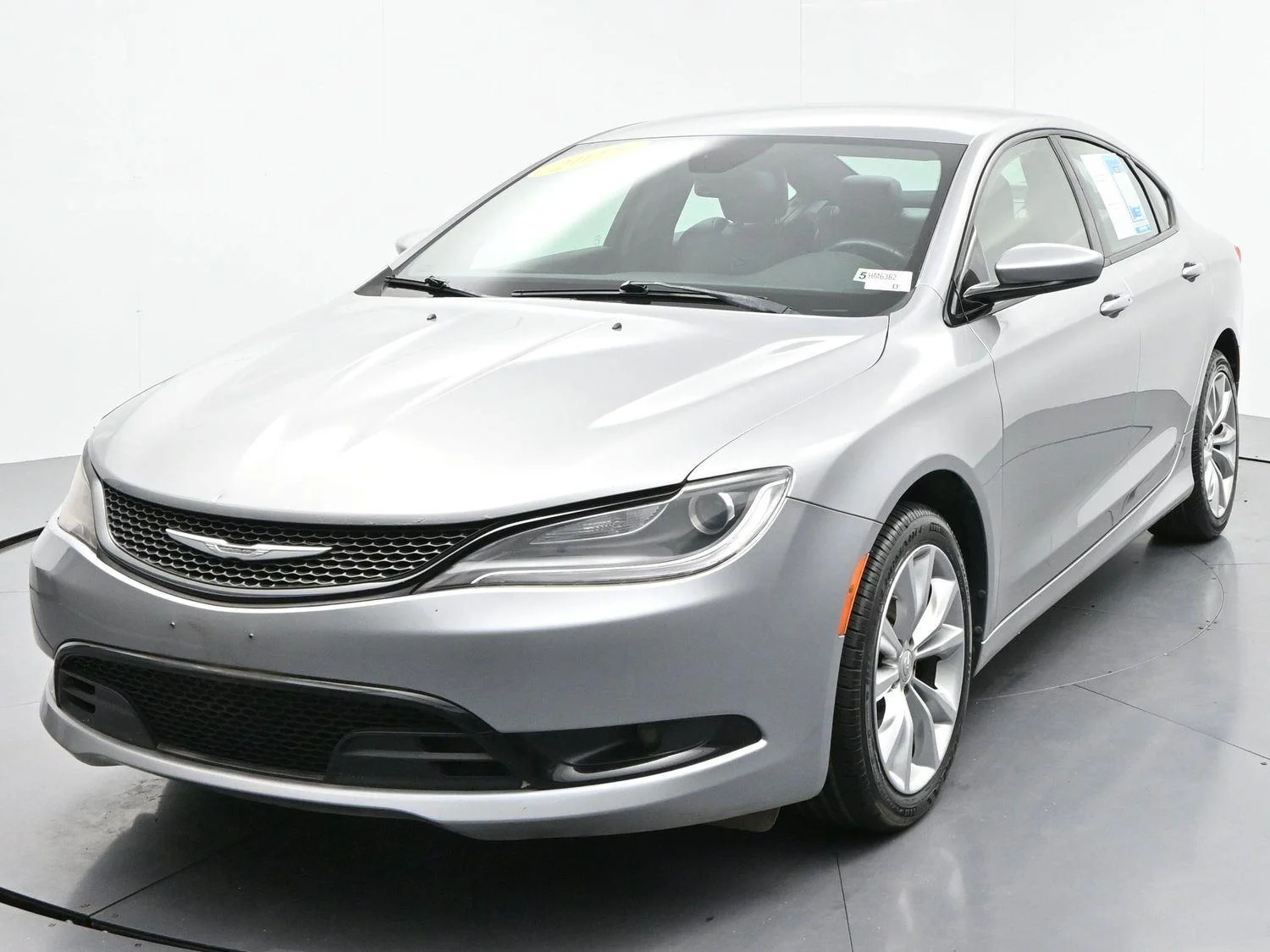 Used 2015 Billet Silver Metallic Clearcoat Chrysler S image 3