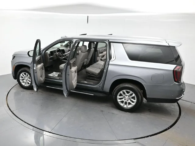 Used 2025 Sterling Gray Metallic Chevrolet LT image 41