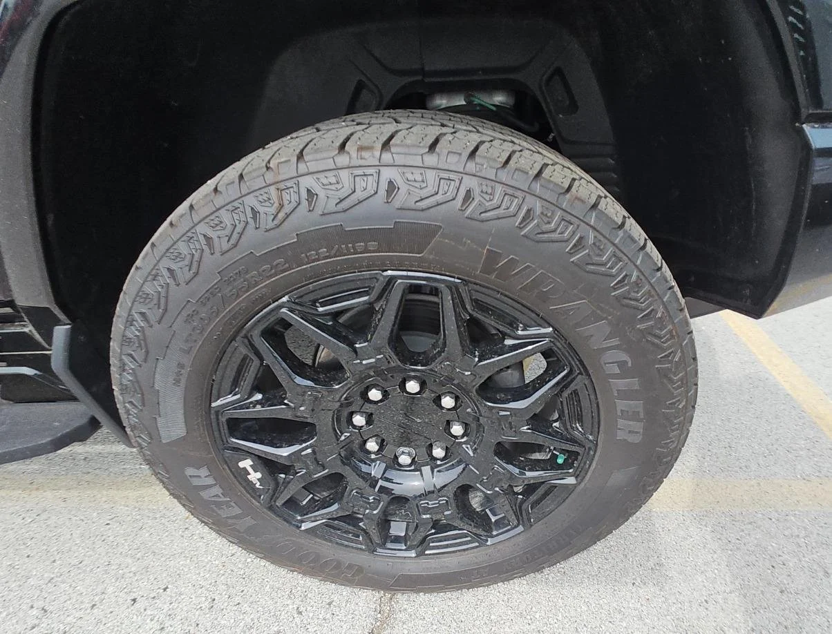 Used 2025 Void Black GMC 2X image 14