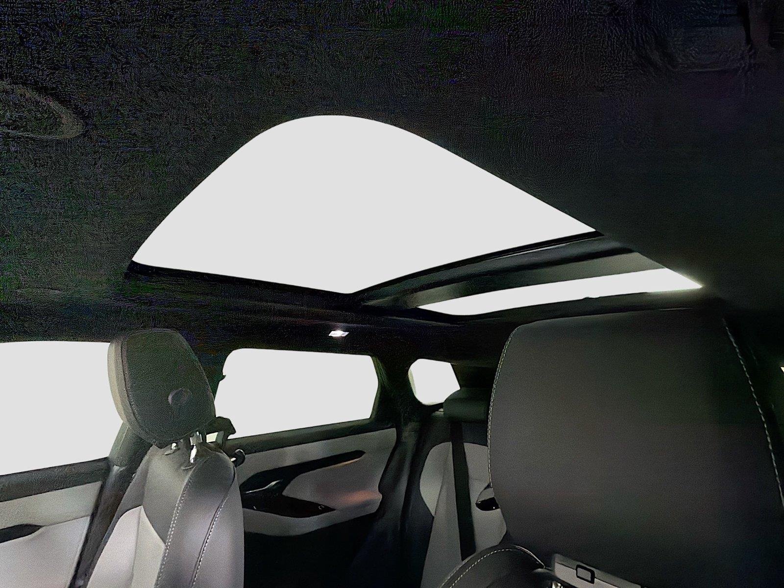 New 2026 Fuji White Land Rover Hoxton Edition image 21