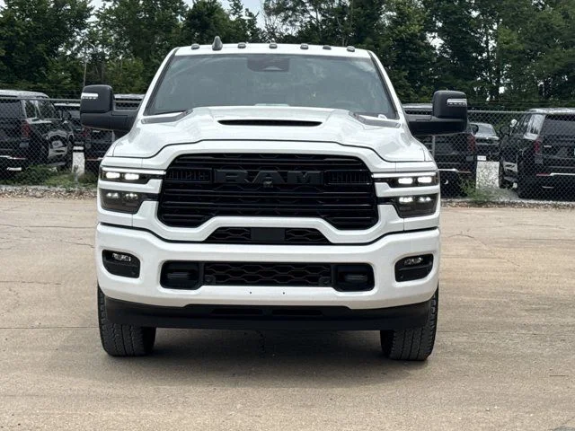New 2026 Bright White Clear-Coat Exterior Paint RAM Laramie image 15