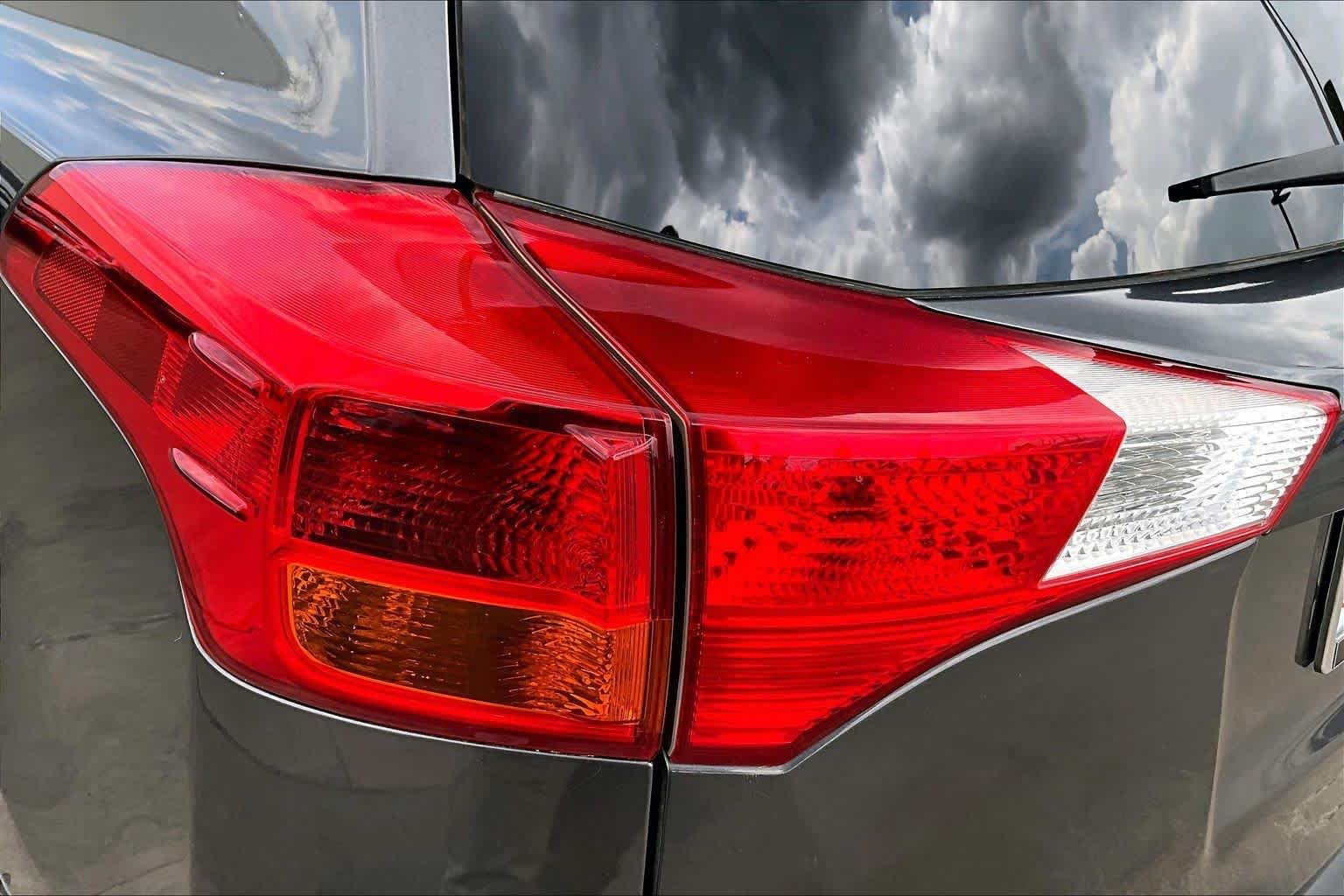 Used 2014 Magnetic Gray Metallic Toyota Limited image 29