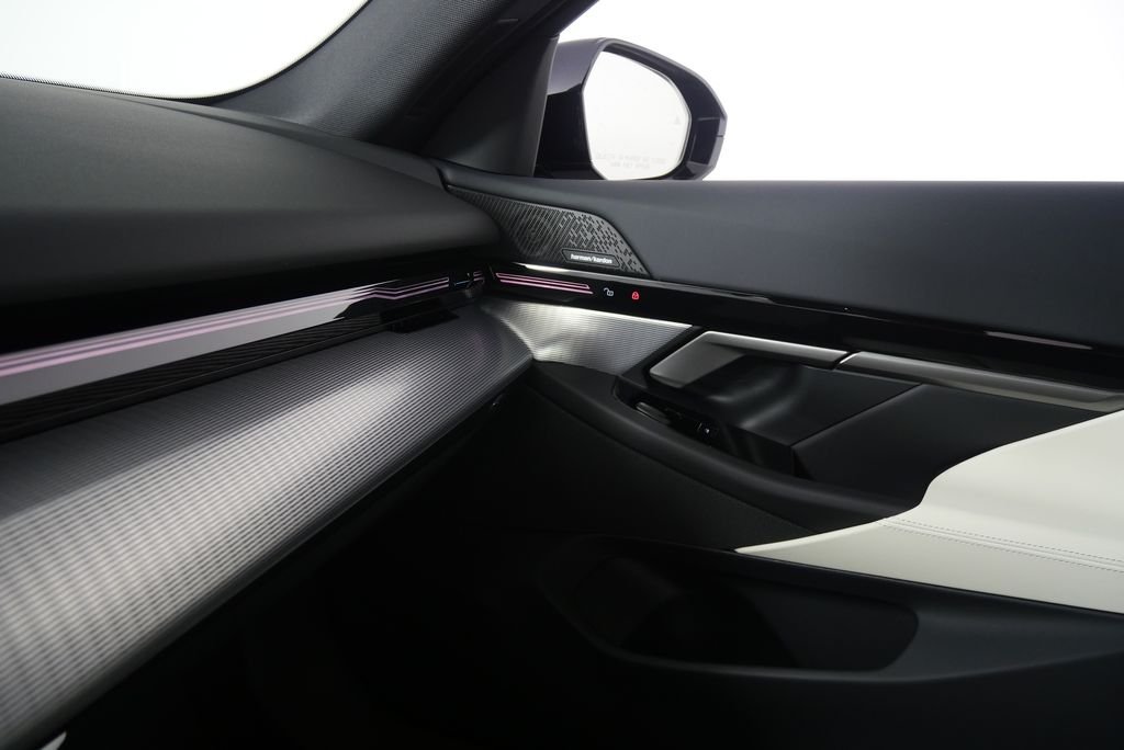 2026 BMW 5 Series 530i - Photo 25