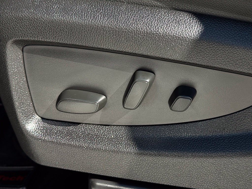 Used 2018 Gray Chevrolet LT image 31