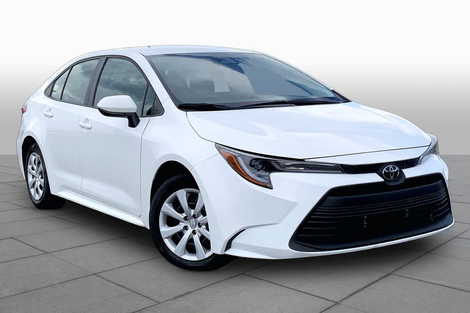 Used 2024 Ice Cap Toyota LE image 3