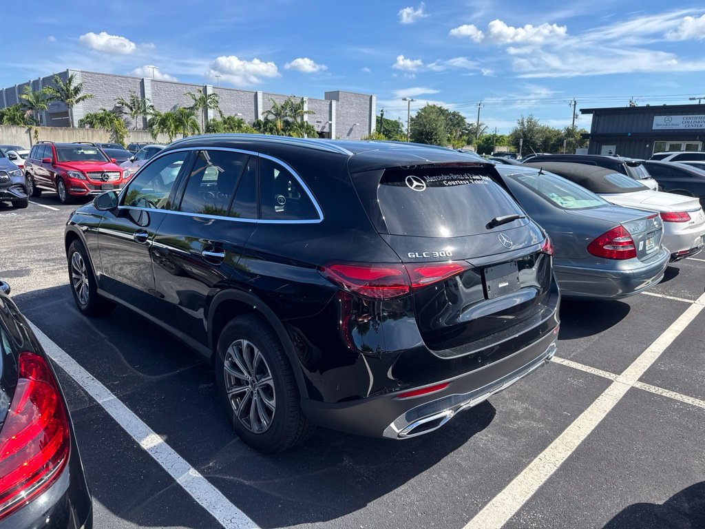 Certified Used 2026 Black Mercedes-Benz GLC 300 image 5